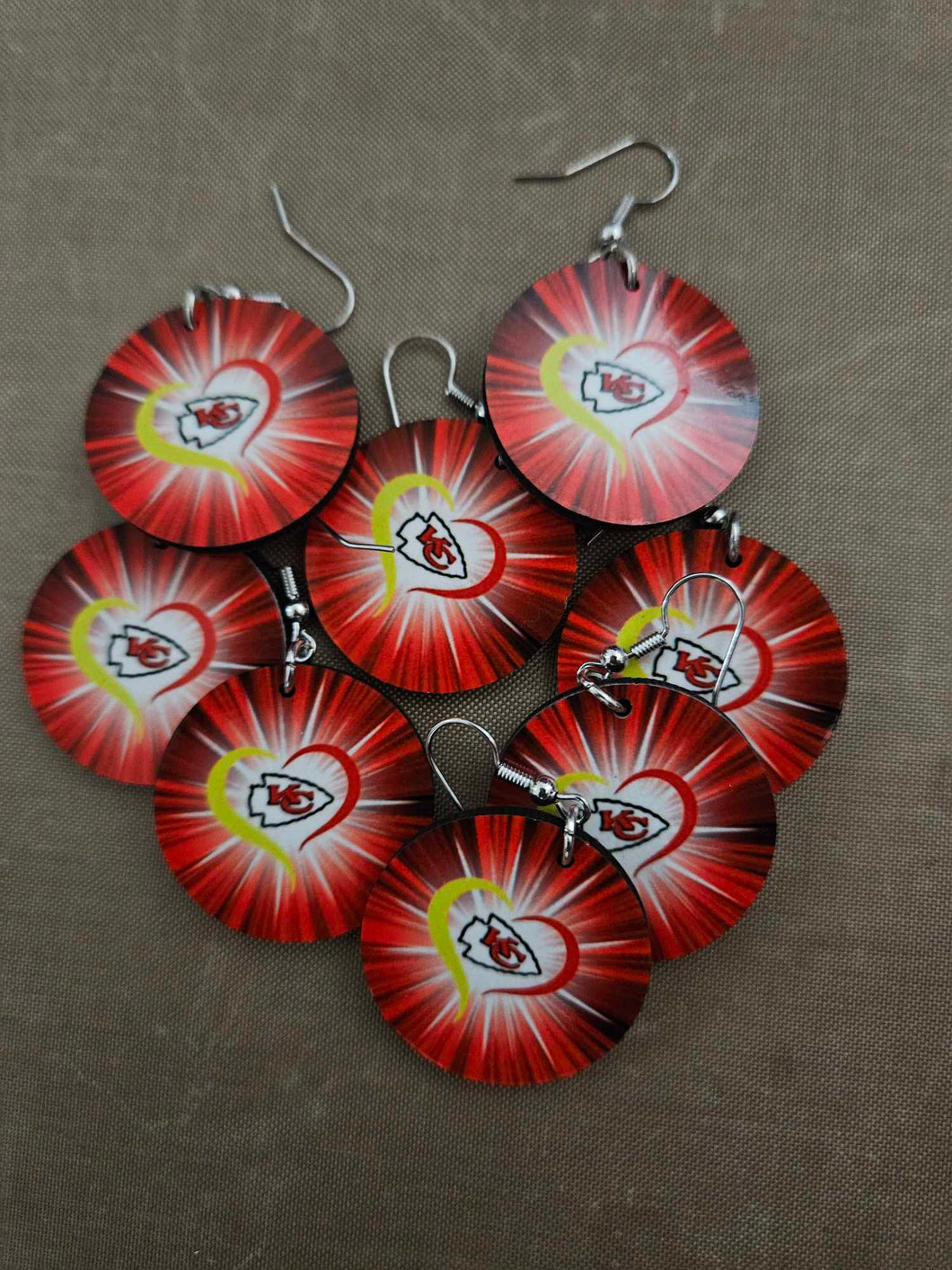 Chiefs Heart Round Earrings