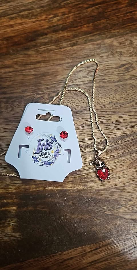 Boogie Heart Red Diamond Necklace with Earrings