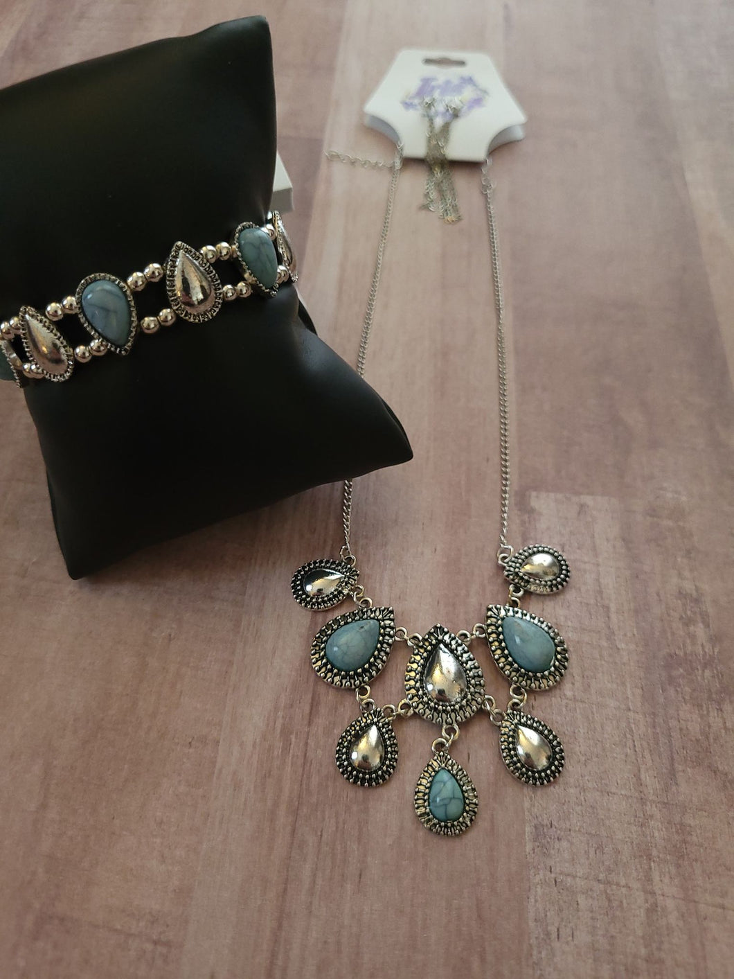 Blue Crackle Stone Teardrop Necklace and Bracelet Set