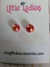 Load image into Gallery viewer, Little Pearl Earrings
